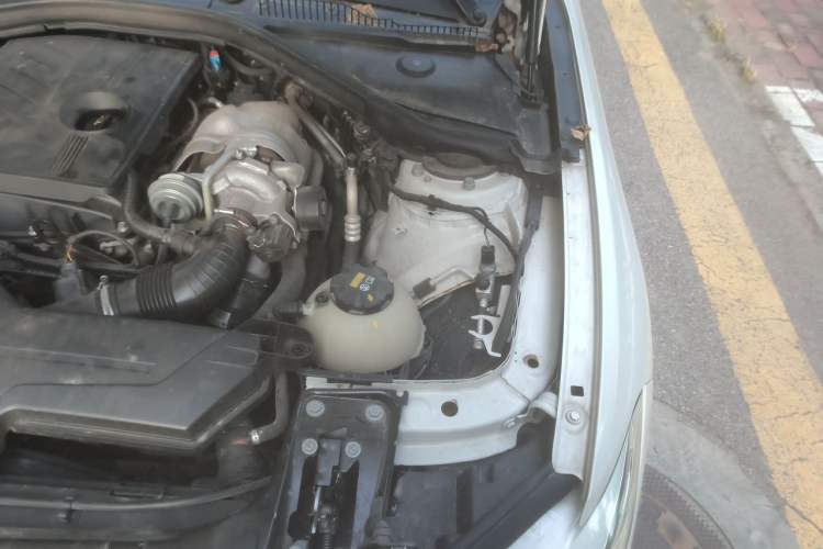 Used BMW 1 Series 2015 120i Sport Design Package Engine Bay Left