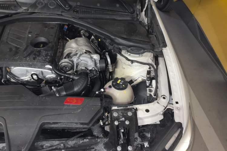Used BMW 1 Series 2015 118i Leading Model Engine Bay Left