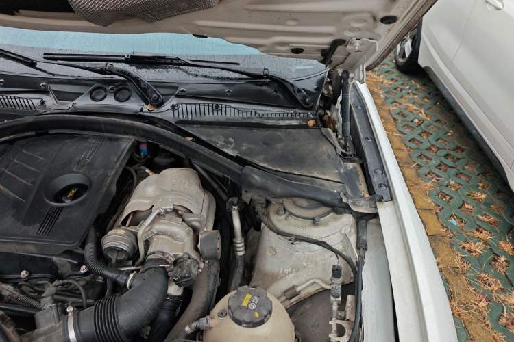 Used BMW 1 Series 2015 118i Urban Design Package Engine Bay Left