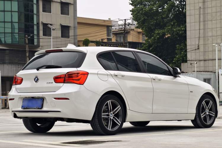 Used BMW 1 Series 2015 120i Sport Design Package Exterior 10