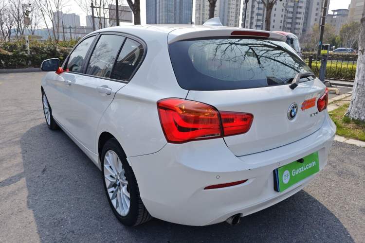 Used BMW 1 Series 2015 120i Leading Model Exterior 2
