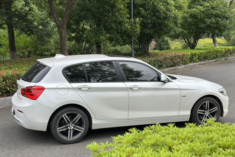Used BMW 1 Series 2015 120i Sport Design Package Exterior 2