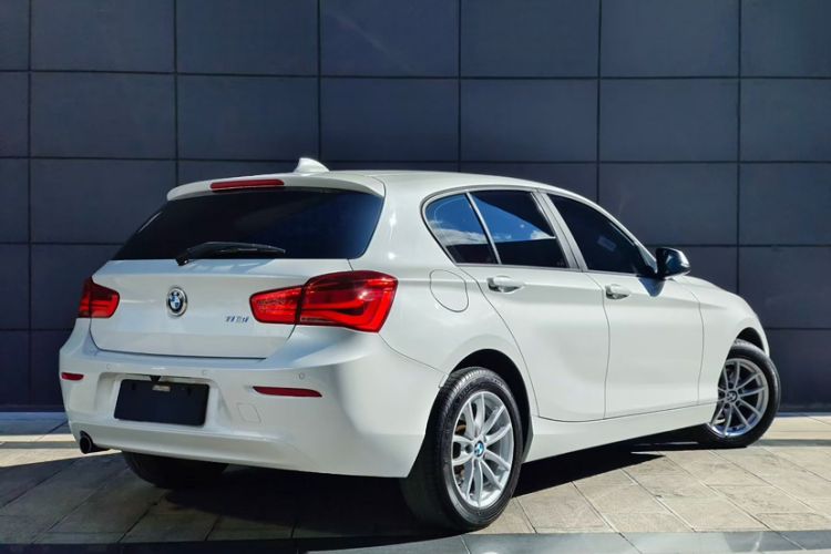 Used BMW 1 Series 2015 118i Leading Model Exterior 3