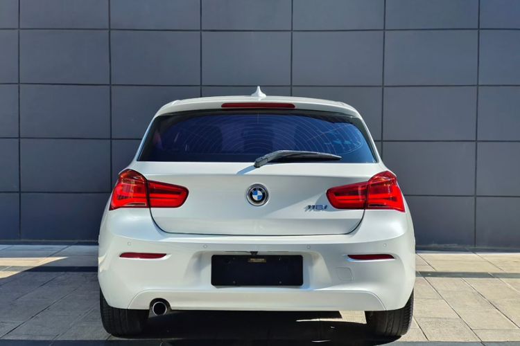 Used BMW 1 Series 2015 118i Leading Model Exterior 4