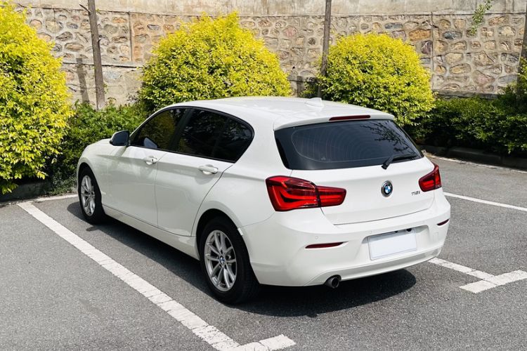 Used BMW 1 Series 2015 118i Leading Model Exterior 4