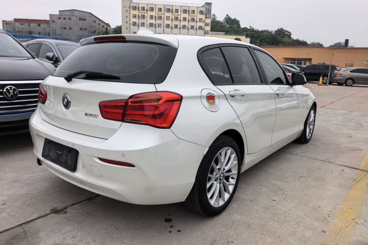 Used BMW 1 Series 2015 120i Leading Model Exterior 4