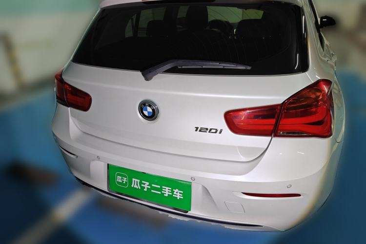 Used BMW 1 Series 2015 120i Sport Design Package Exterior 4