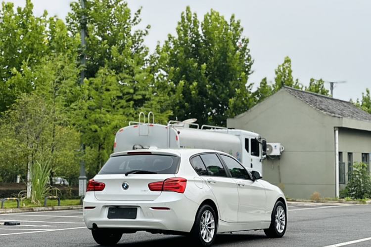 Used BMW 1 Series 2015 118i Leading Model Exterior 4