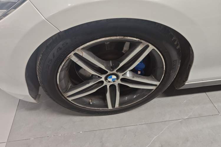 Used BMW 1 Series 2015 120i Sport Design Package Exterior 4