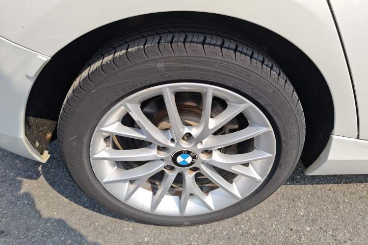 Used BMW 1 Series 2015 120i Leading Model Exterior 5