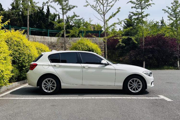 Used BMW 1 Series 2015 118i Leading Model Exterior 6