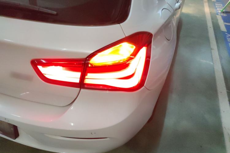 Used BMW 1 Series 2015 118i Leading Model Exterior 6