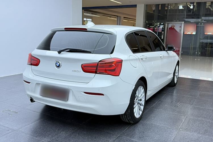 Used BMW 1 Series 2015 120i Leading Model Exterior 6