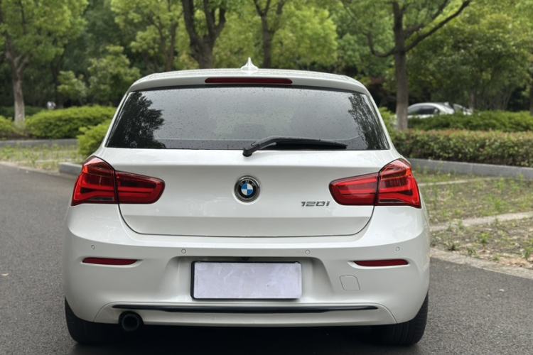 Used BMW 1 Series 2015 120i Sport Design Package Exterior 6