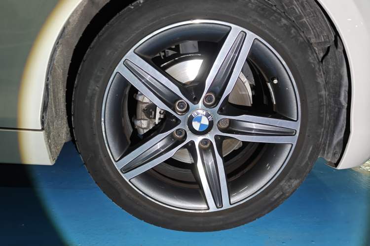 Used BMW 1 Series 2015 120i Sport Design Package Exterior 7