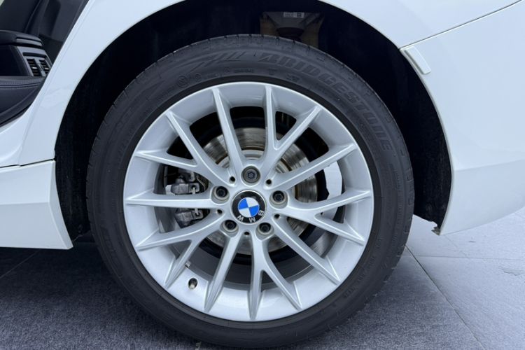 Used BMW 1 Series 2015 120i Leading Model Exterior 7
