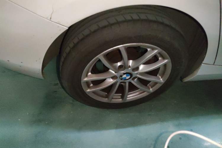 Used BMW 1 Series 2015 118i Leading Model Exterior 8