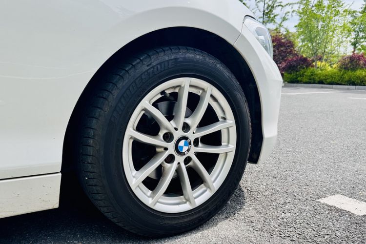 Used BMW 1 Series 2015 118i Leading Model Exterior 9