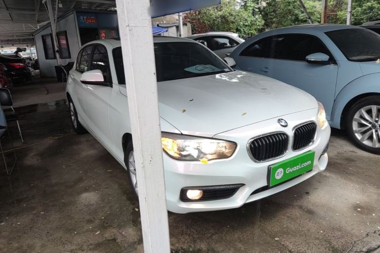 Used BMW 1 Series 2015 118i Leading Model Front Right 45 Deg