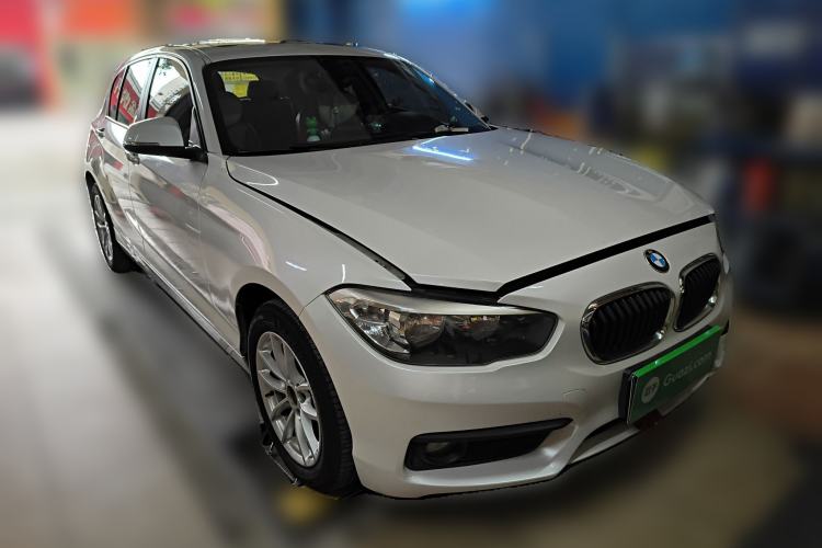 Used BMW 1 Series 2015 118i Leading Model Front Right 45 Deg