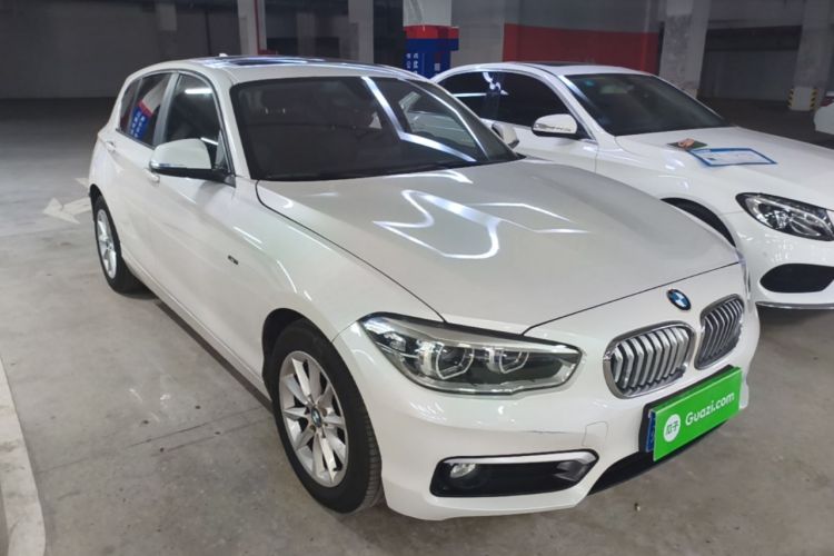 Used BMW 1 Series 2015 118i Urban Design Package Front Right 45 Deg
