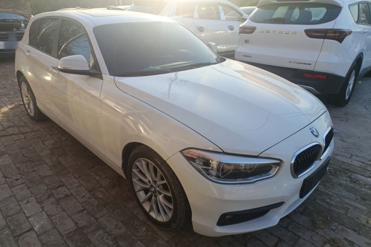 Used BMW 1 Series 2015 120i Leading Model Front Right 45 Deg