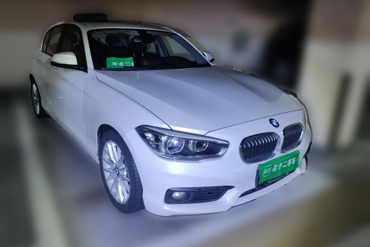 Used BMW 1 Series 2015 120i Leading Model Front Right 45 Deg