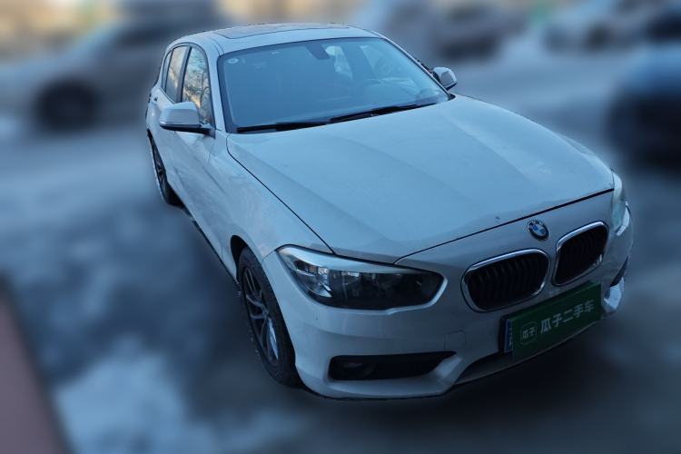 Used BMW 1 Series 2015 118i Leading Model Front Right 45 Deg
