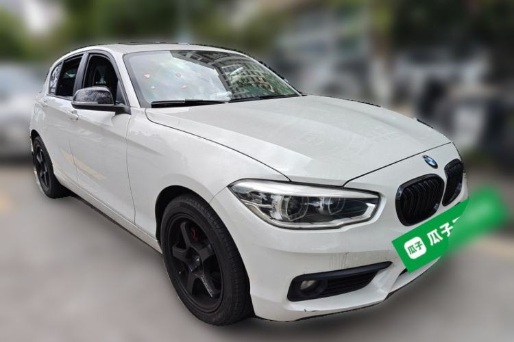 Used BMW 1 Series 2015 120i Leading Model Front Right 45 Deg