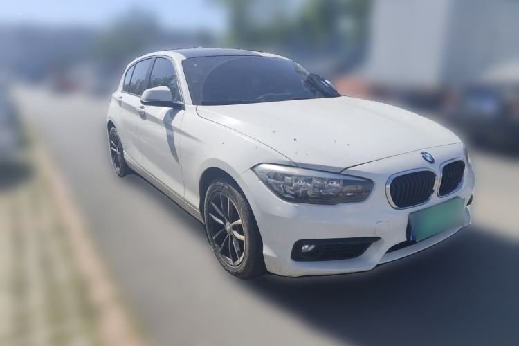 Used BMW 1 Series 2015 118i Leading Model Front Right 45 Deg