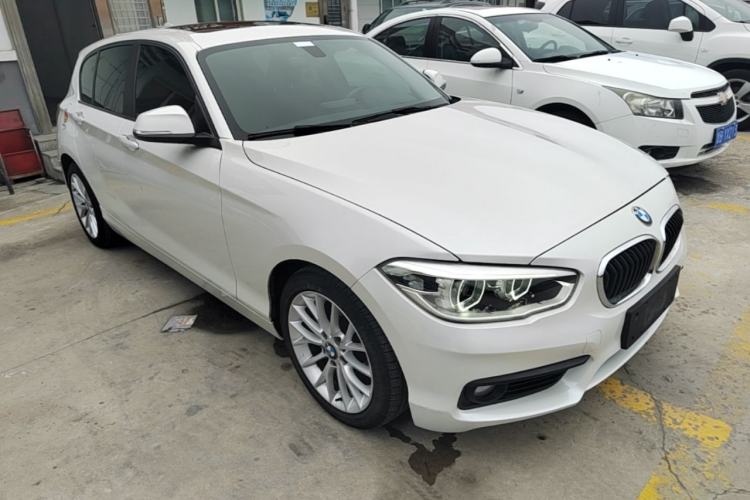 Used BMW 1 Series 2015 120i Leading Model Front Right 45 Deg