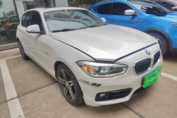 Used BMW 1 Series 2015 120i Sport Design Package Front Right 45 Deg