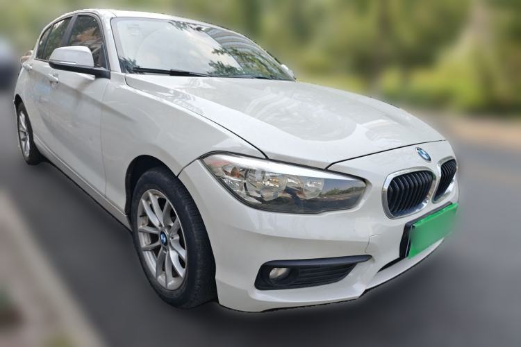 Used BMW 1 Series 2015 118i Leading Model Front Right 45 Deg