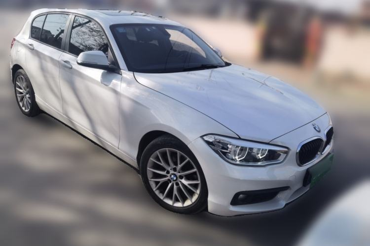 Used BMW 1 Series 2015 120i Leading Model Front Right 45 Deg