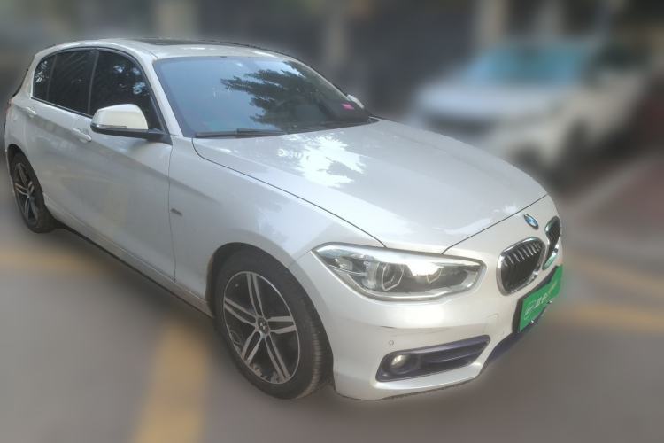 Used BMW 1 Series 2015 120i Sport Design Package Front Right 45 Deg