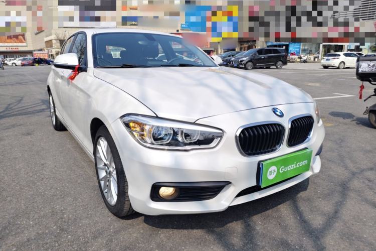 Used BMW 1 Series 2015 120i Leading Model Front Right 45 Deg