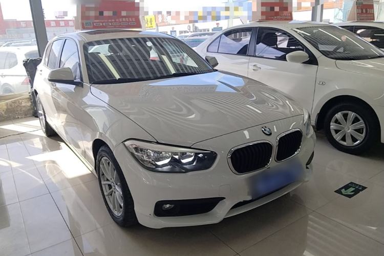 Used BMW 1 Series 2015 118i Leading Model Front Right 45 Deg