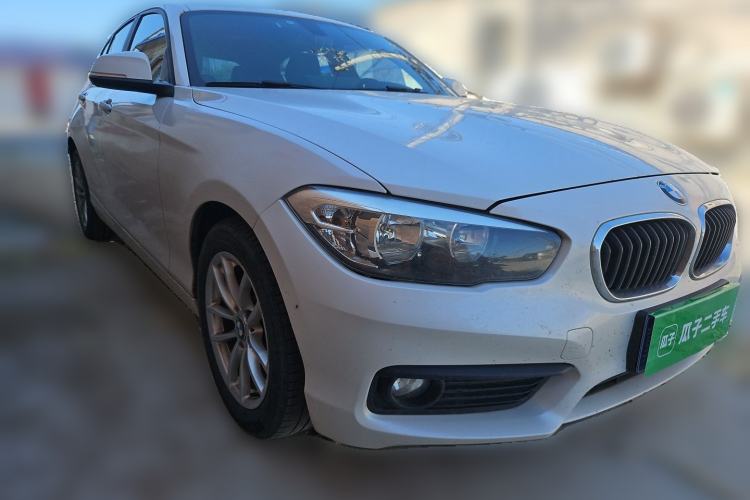 Used BMW 1 Series 2015 118i Leading Model Front Right 45 Deg
