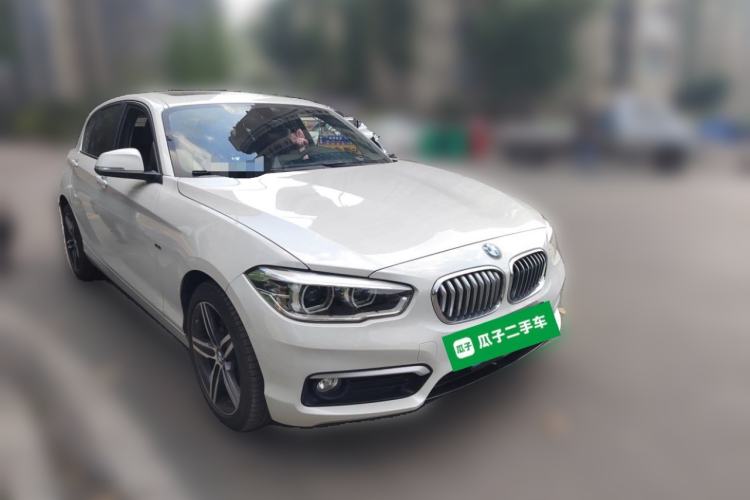 Used BMW 1 Series 2015 118i Leading Model Front Right 45 Deg