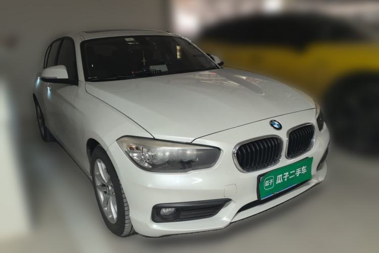 Used BMW 1 Series 2015 118i Leading Model Front Right 45 Deg