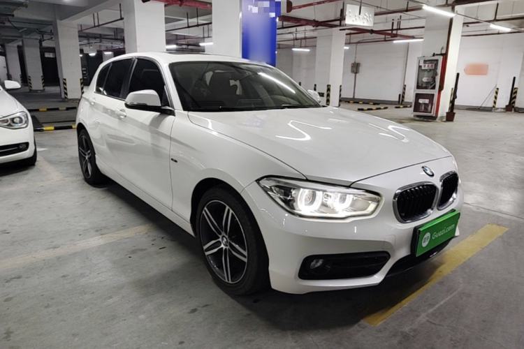 Used BMW 1 Series 2015 120i Sport Design Package Front Right 45 Deg