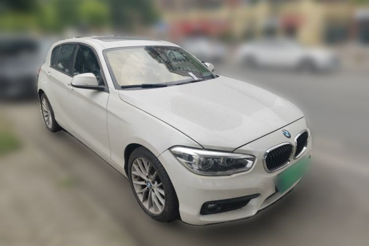 Used BMW 1 Series 2015 120i Leading Model Front Right 45 Deg