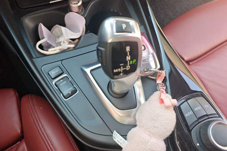 Used BMW 1 Series 2015 120i Sport Design Package Gear Lever