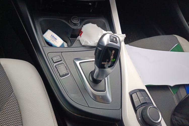 Used BMW 1 Series 2015 118i Urban Design Package Gear Lever