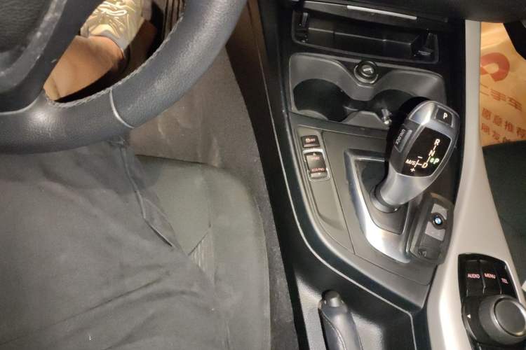 Used BMW 1 Series 2015 120i Leading Model Gear Lever