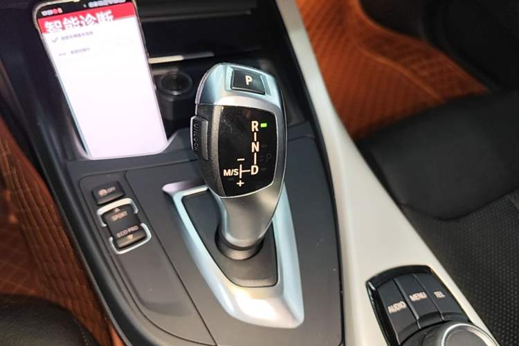 Used BMW 1 Series 2015 120i Leading Model Gear Lever