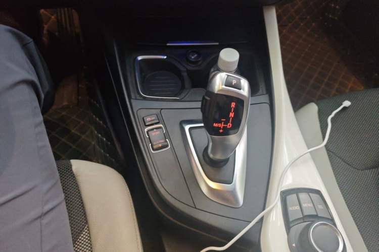 Used BMW 1 Series 2015 118i Urban Design Package Gear Lever