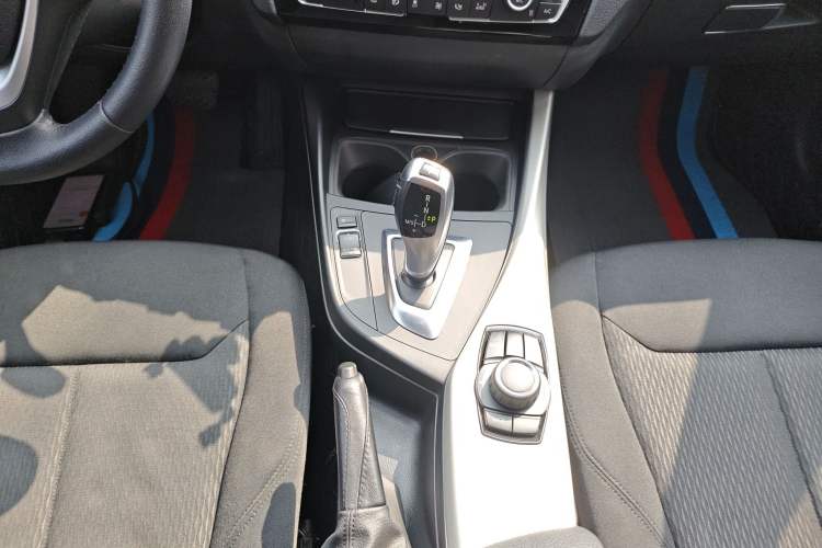 Used BMW 1 Series 2015 120i Leading Model Gear Lever