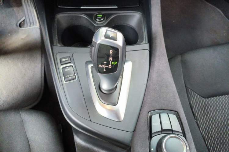 Used BMW 1 Series 2015 120i Leading Model Gear Lever