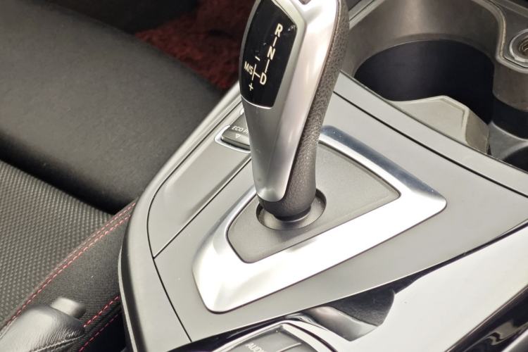 Used BMW 1 Series 2015 120i Sport Design Package Gear Lever